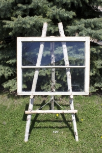 Easel and window 900 dpi