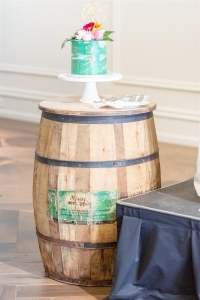 Barrel Cake Table